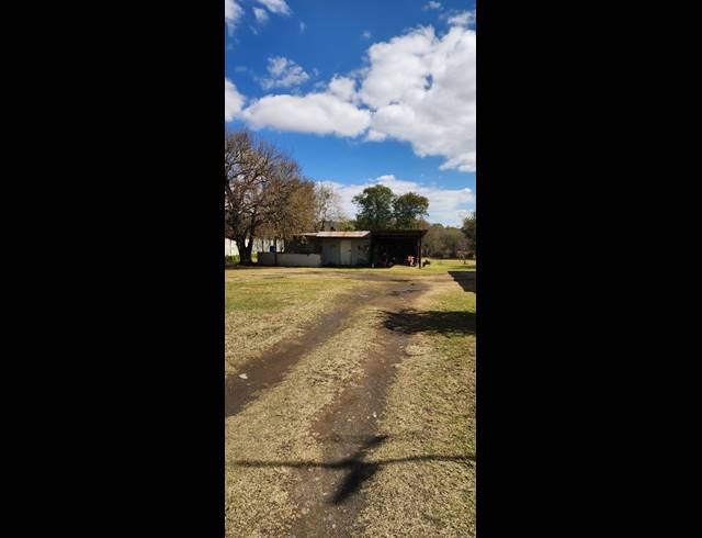 4.50HA SMALLHOLDING FOR SALE IN WEENEN
